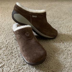 MERRELL Brown Suede Slip On Mules / Shearling